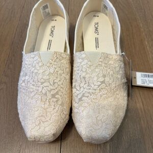 Tom’s women’s Alpargata